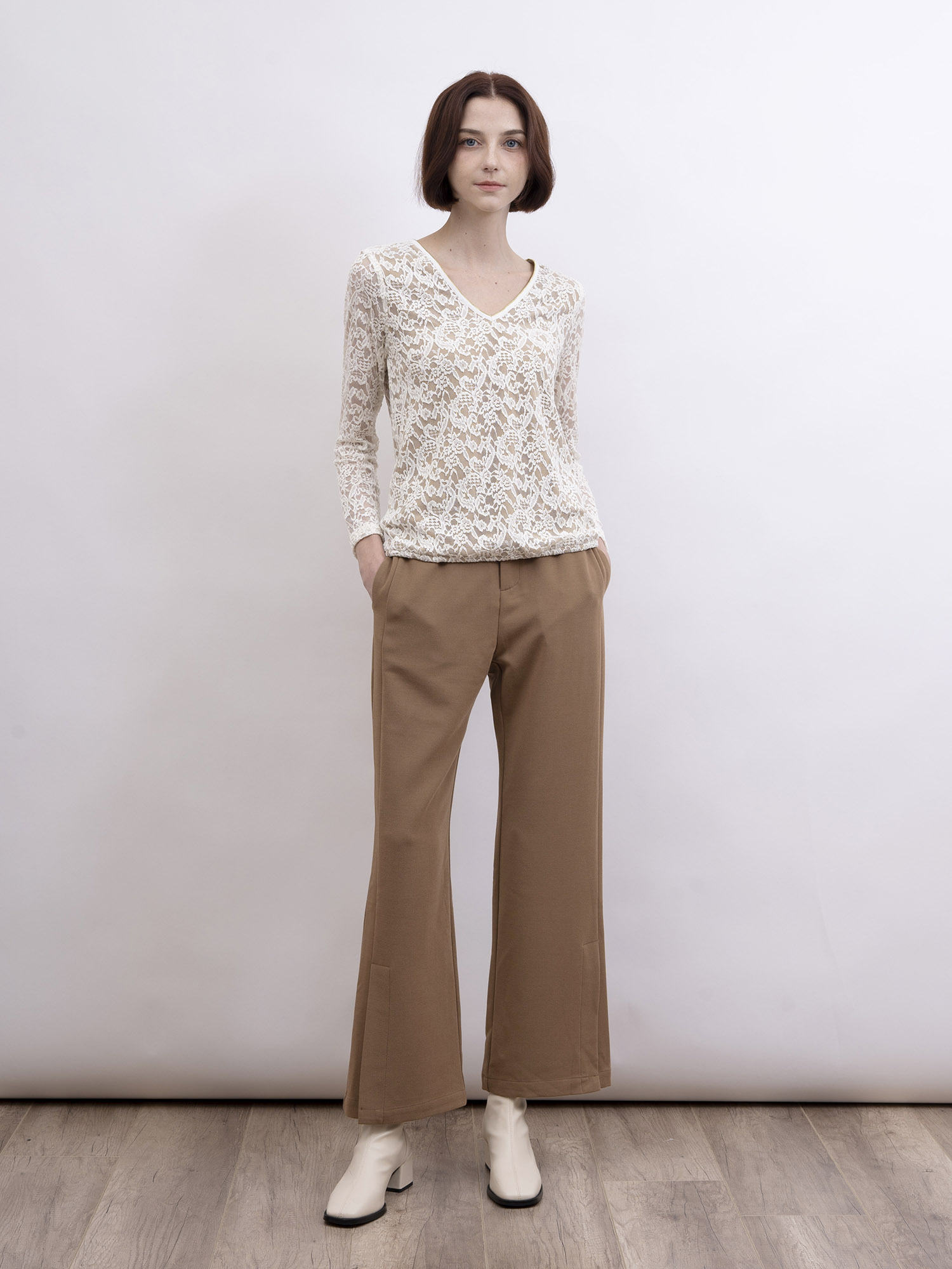 mi-tu 蕾絲V領上衣