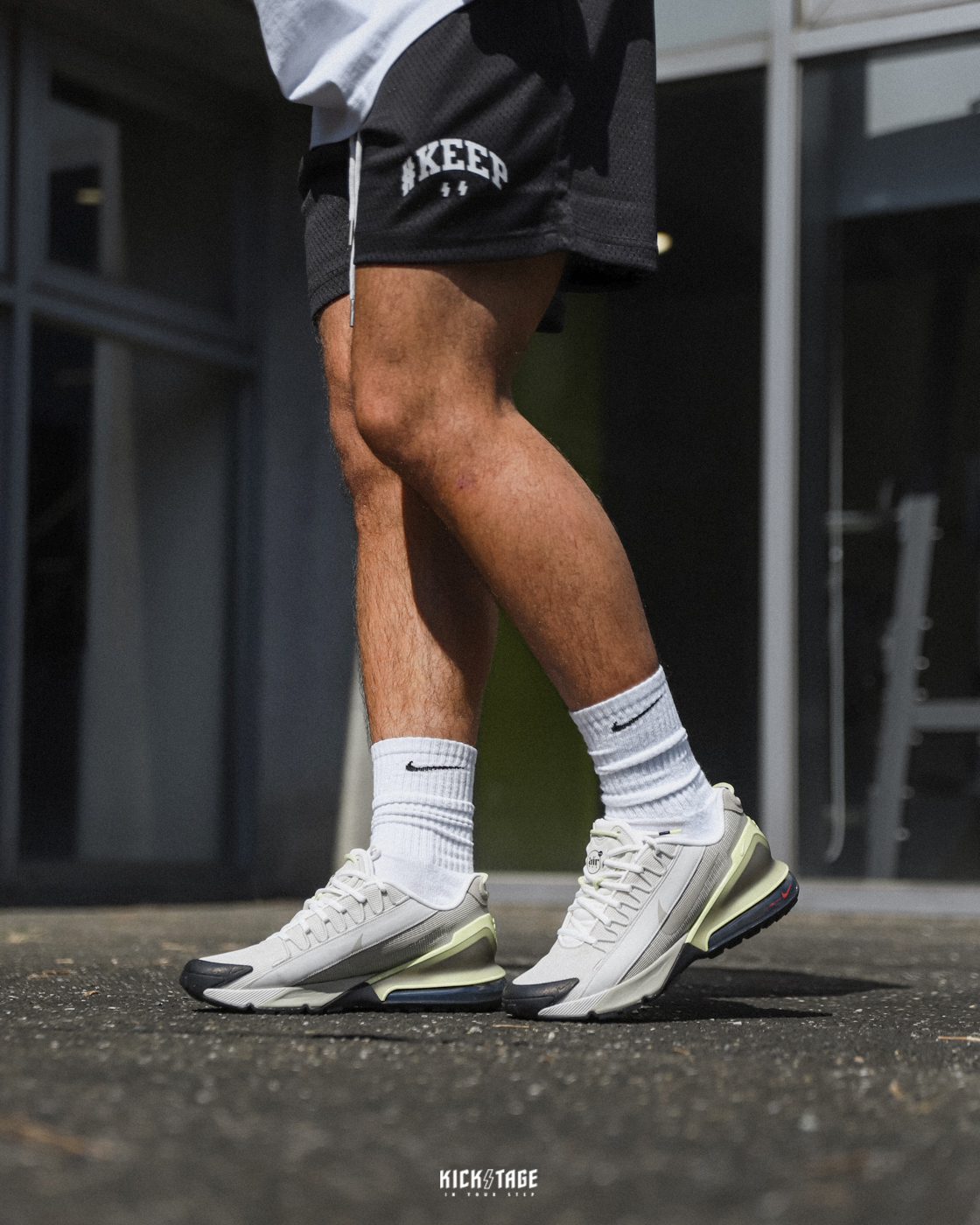 男鞋 NIKE AIR MAX PULSE ROAM 米白黃 反光 氣墊 復古 運動 休閒鞋【DZ3544-200】