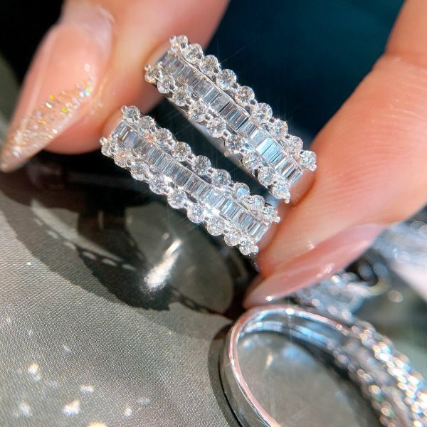 T方鑽外圍兩排圓鑽戒指