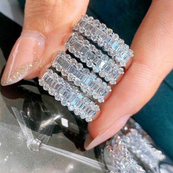 T方鑽外圍兩排圓鑽戒指