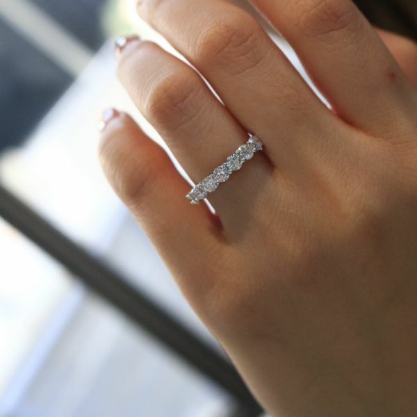 一克拉七粒排戒