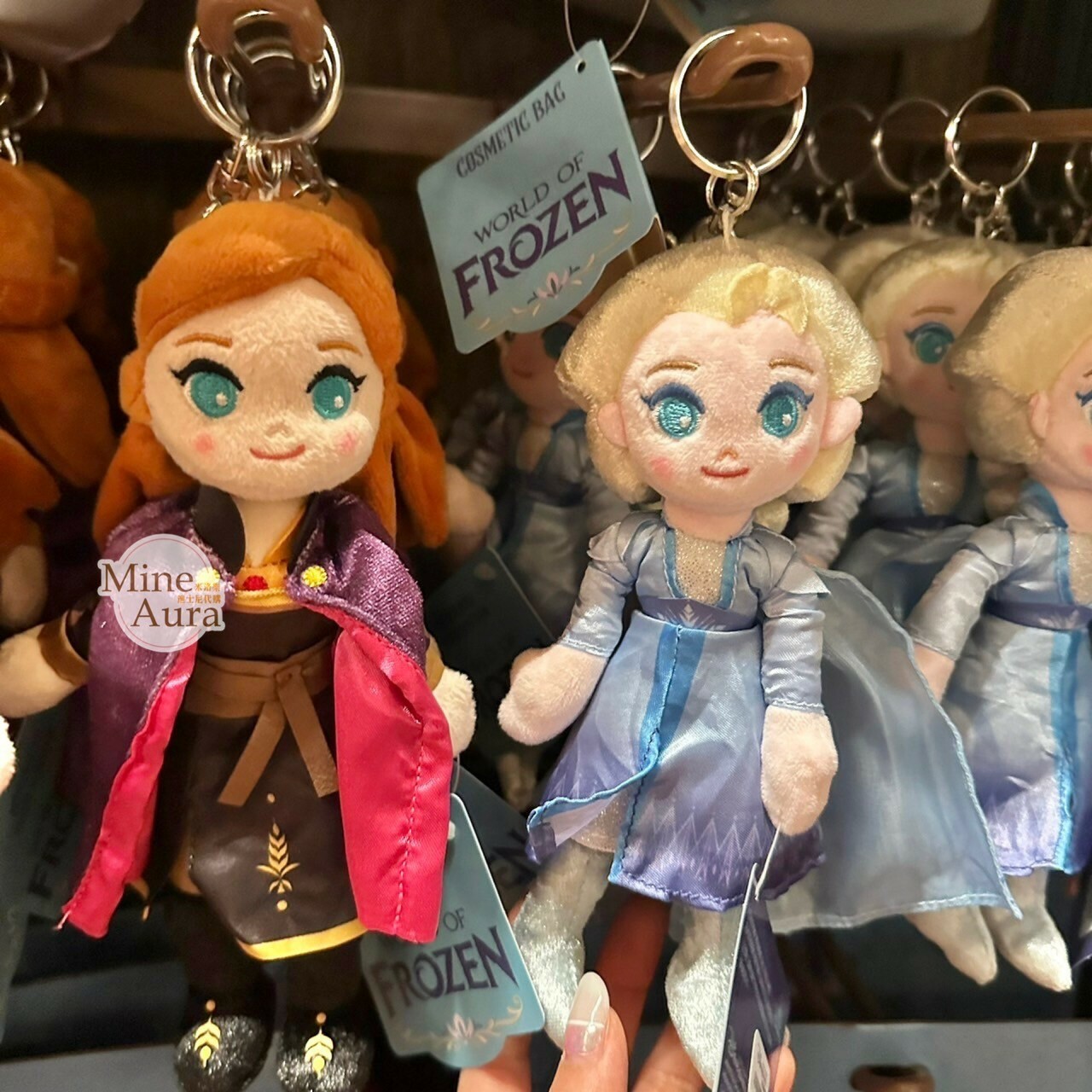 World of Frozen 限定 艾莎 Elsa 安娜Anna 絨毛 鑰匙圈 吊飾 冰雪奇緣 Frozen -香港迪士尼樂園