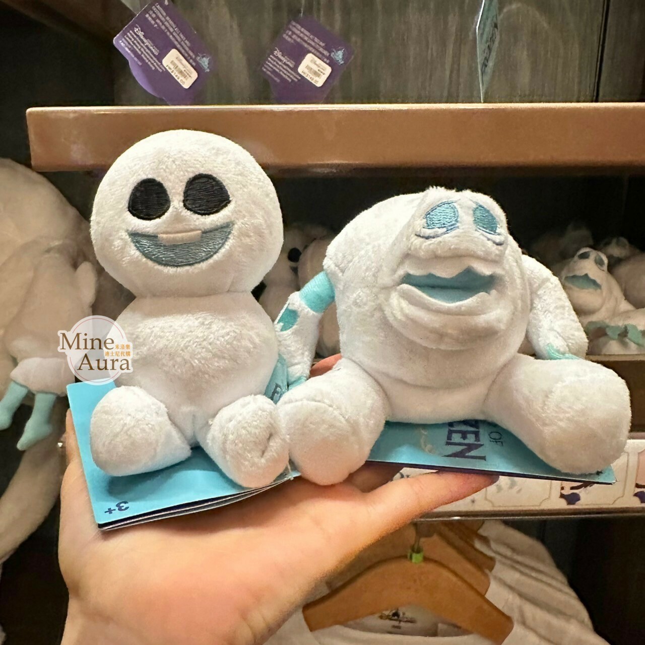 World of Frozen 限定 迷你小雪寶 Olaf 棉花糖雪怪 磁鐵 坐肩 絨毛 娃娃 公仔 冰雪奇緣 Frozen -香港迪士尼樂園