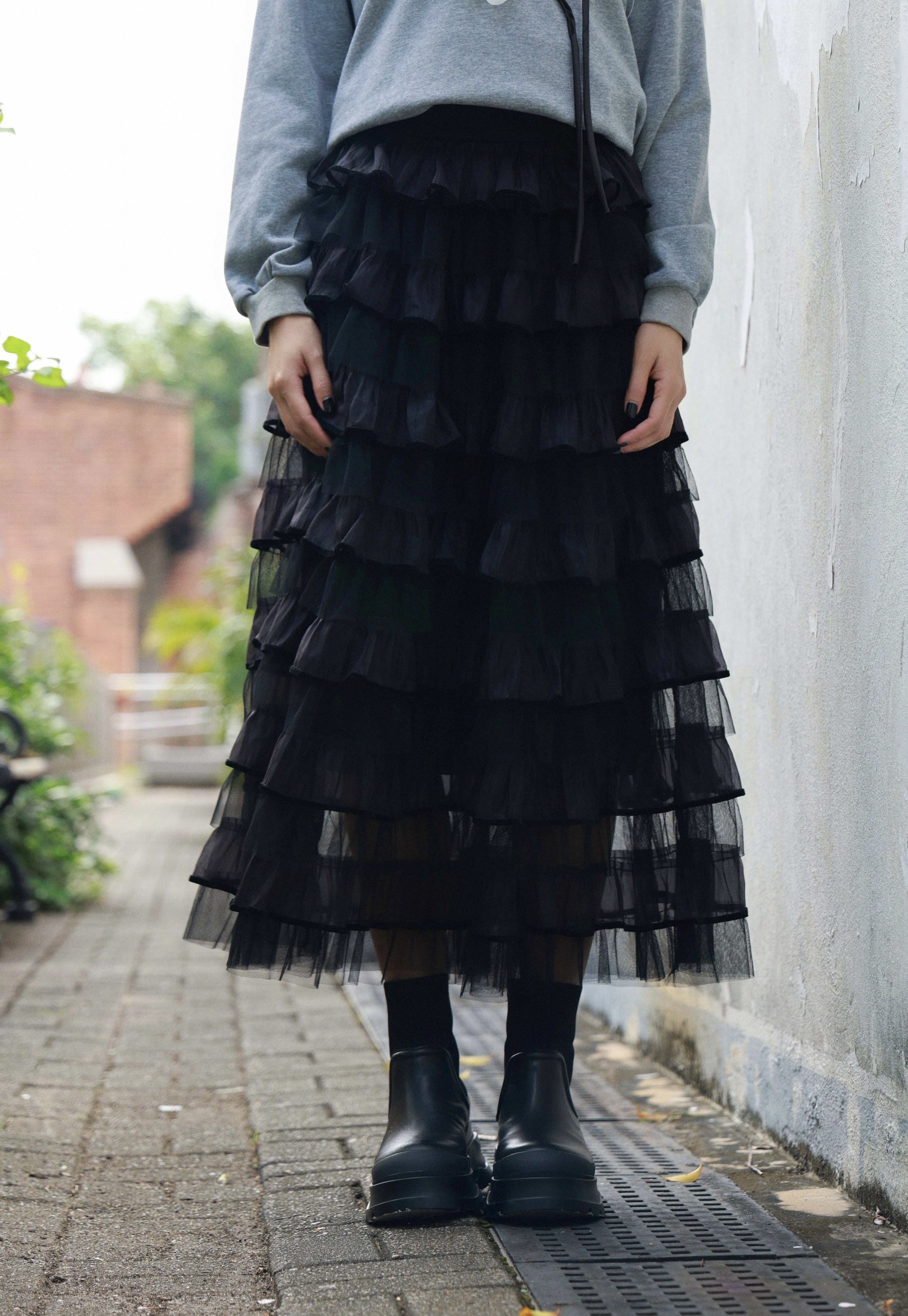 千層荷葉絲絨邊混紗半截裙（現貨款式）