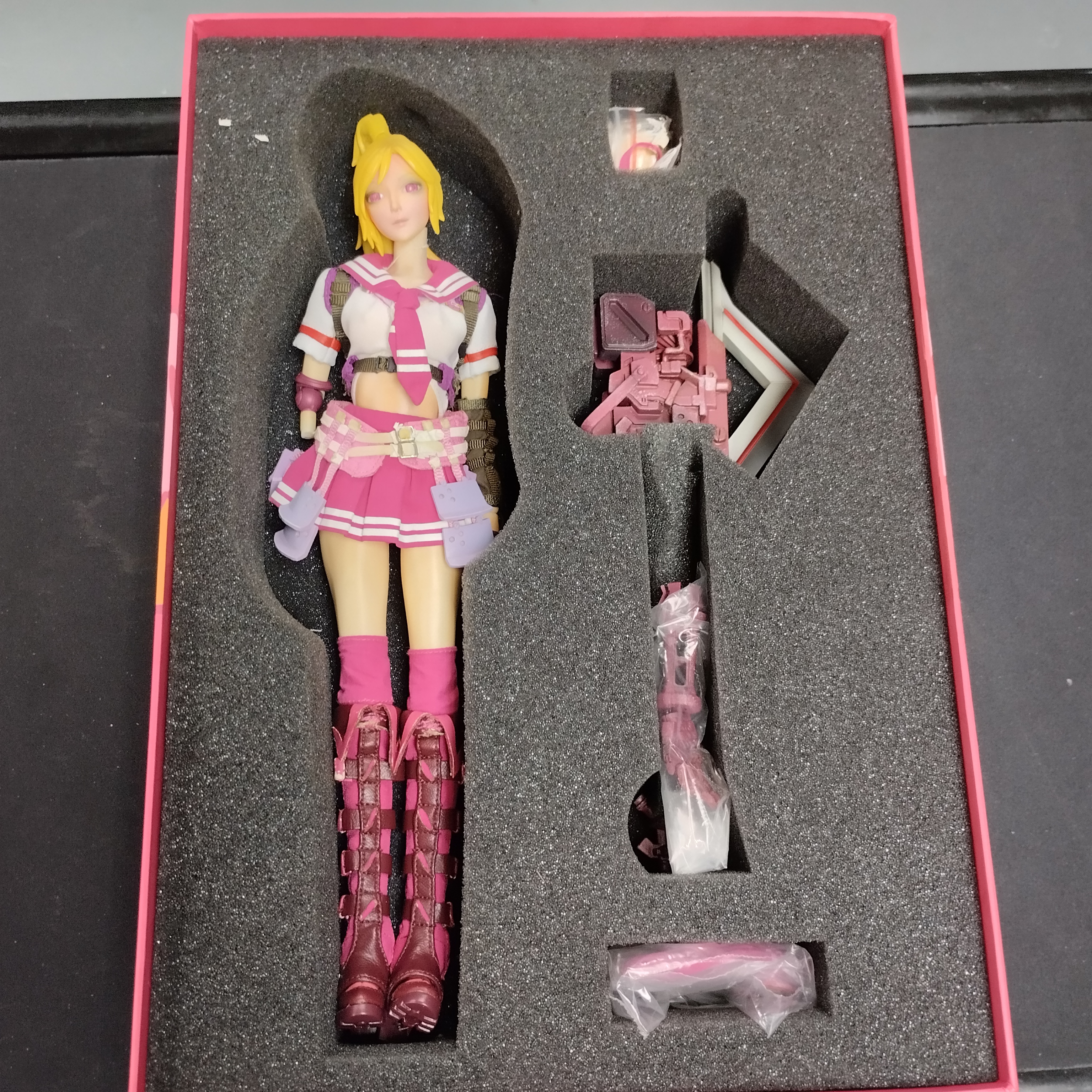 寄賣-其它 4 Killer Paradise Candy 1/6 figure