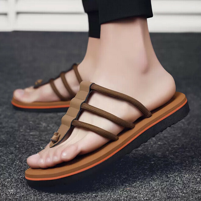 Cool slippers in casual fashion