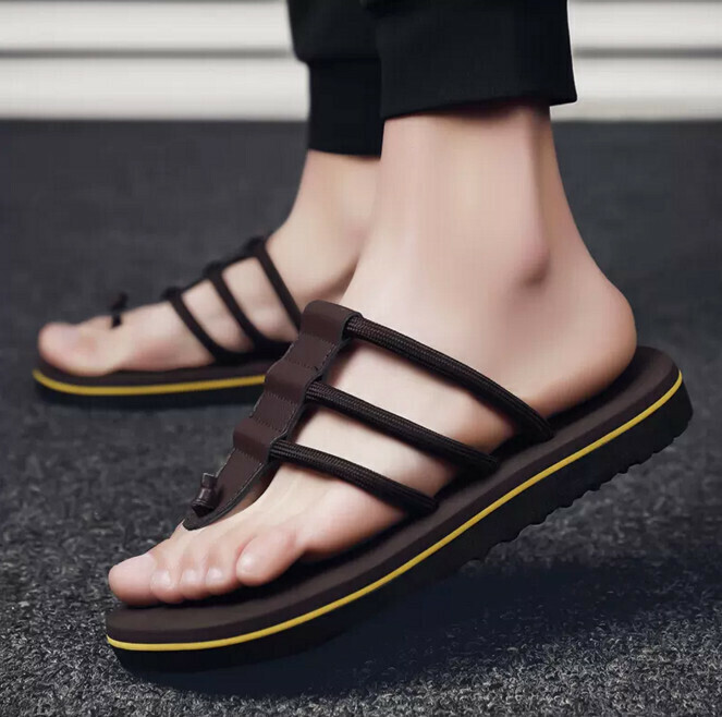 Cool slippers in casual fashion