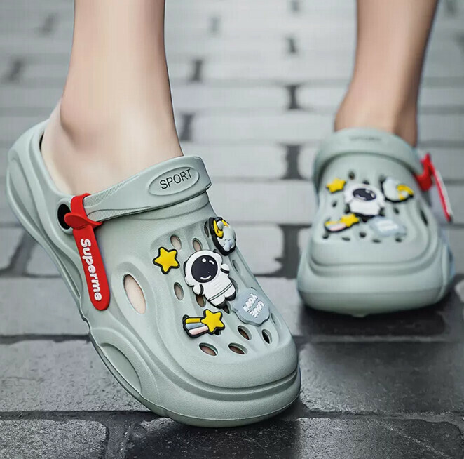 Cover the sandy beach cool shoes