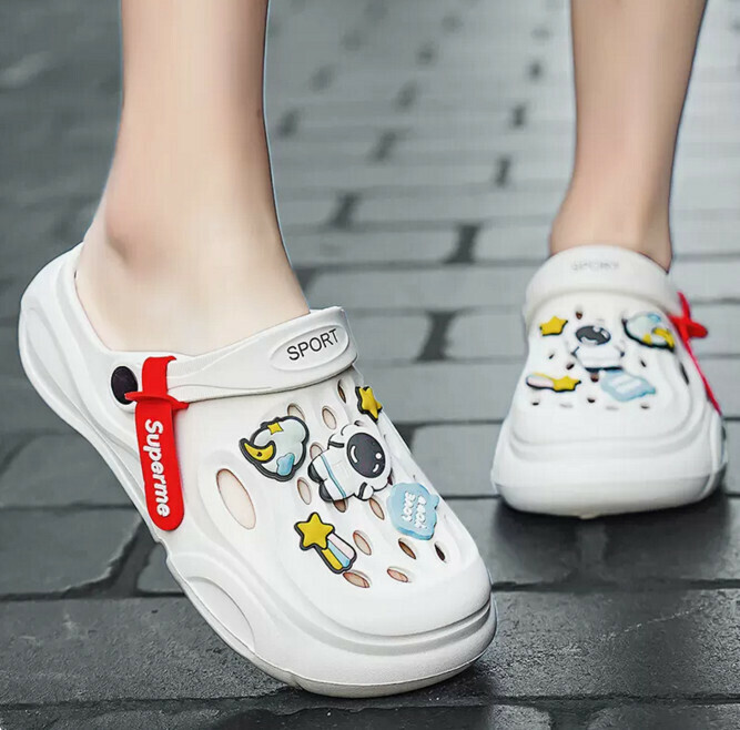 Cover the sandy beach cool shoes