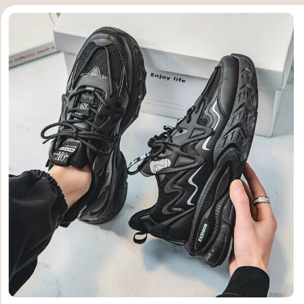 Sports and casual shoes (fashionable models