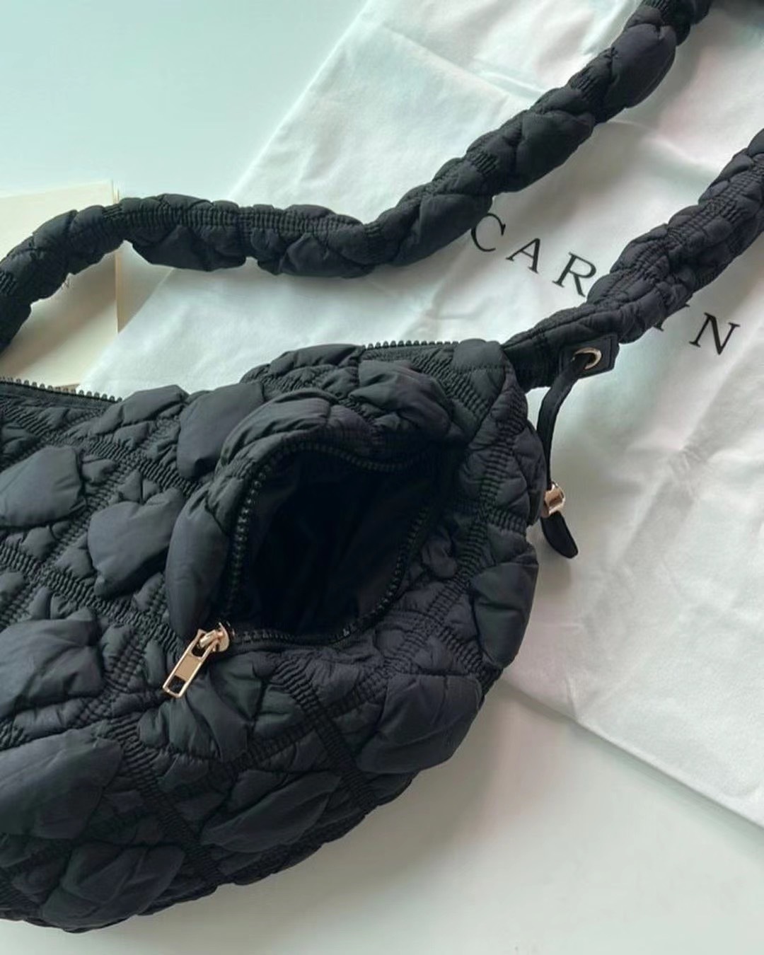 韓國代購 Carlyn Cozy Bag M 雲朵包肩背包