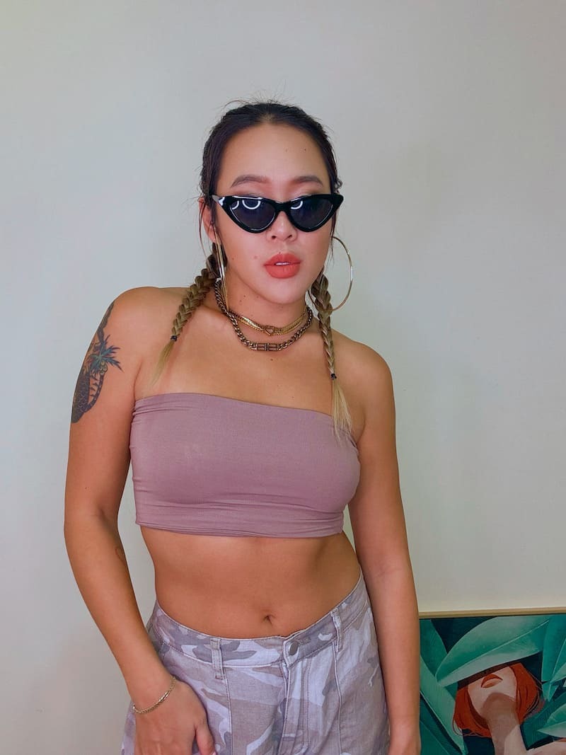 裸粉彈力平口上衣