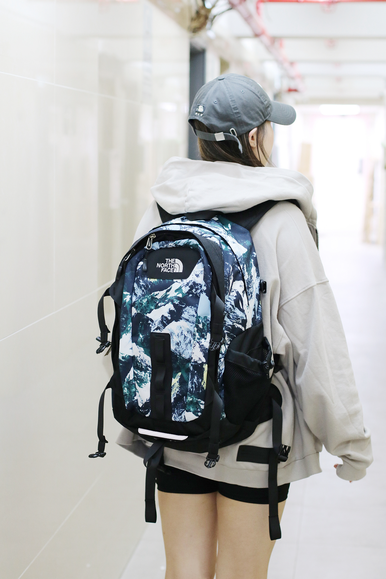 The North Face Hot Shot Backpack Cloud 雪山背囊