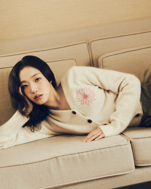 MARDI MERCREDI -  RACCOON BLENDED CARDIGAN V NECK (IVORY PINK)