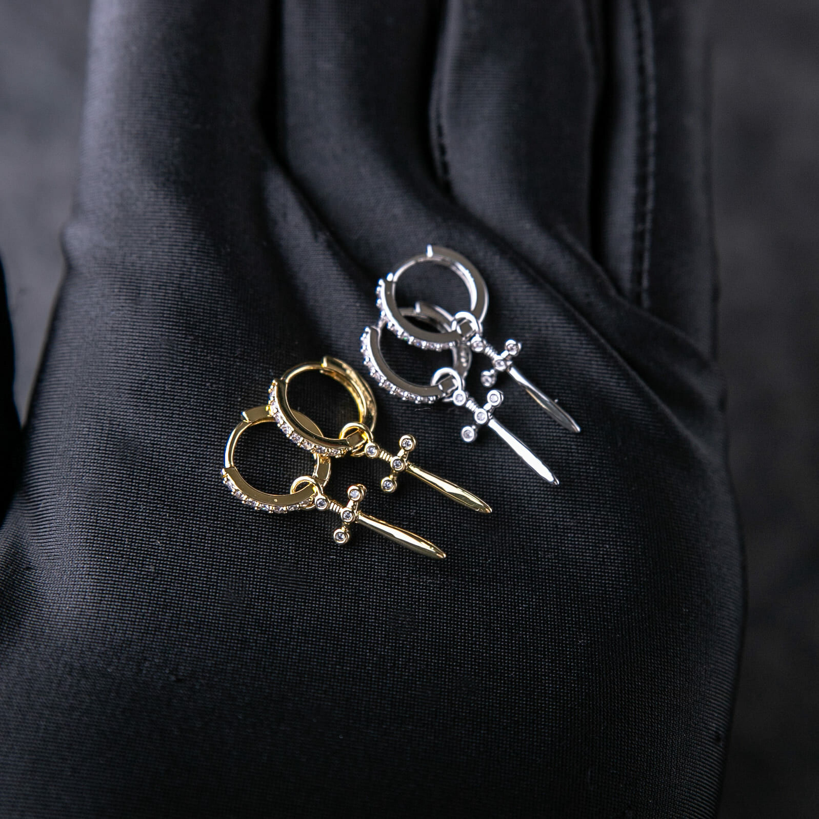 審判之劍掛墜式耳環