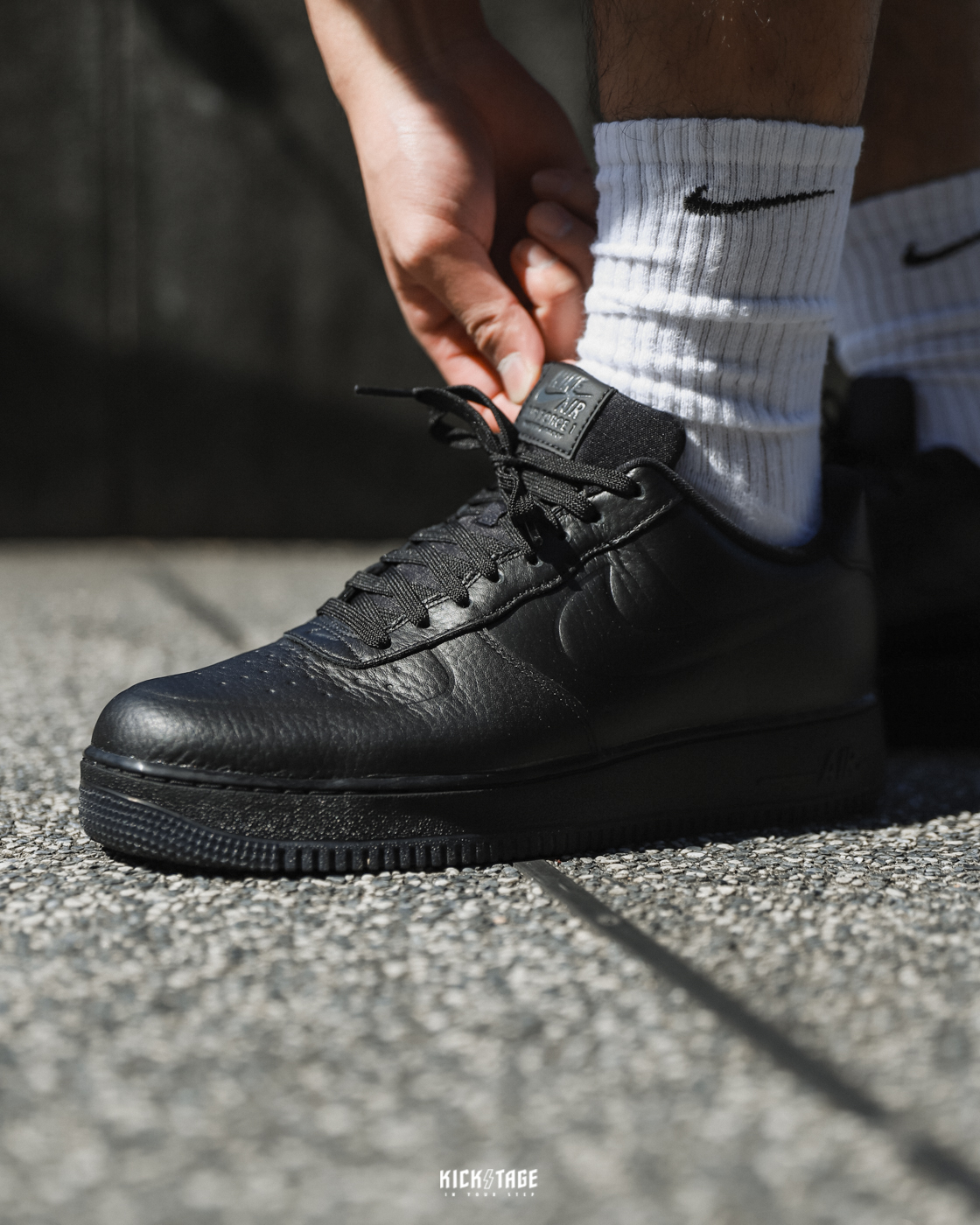 The 1 air on sale force 1 low black