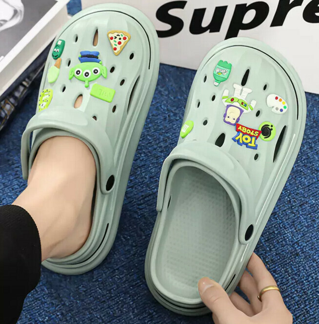 Wrap your head in the sandy beach cave and cool shoes
