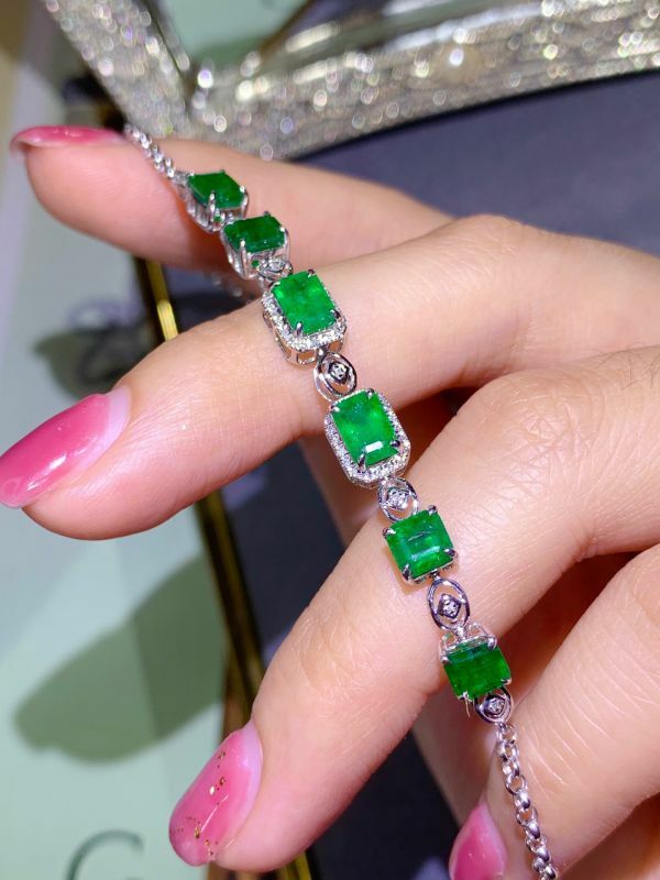 18k 辣色推薦vivid green 天然金祖母綠手鏈