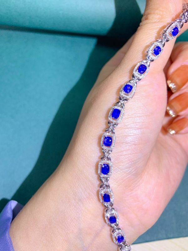 18k vivid blue 天然斯里蘭卡皇家藍藍寶石手鏈