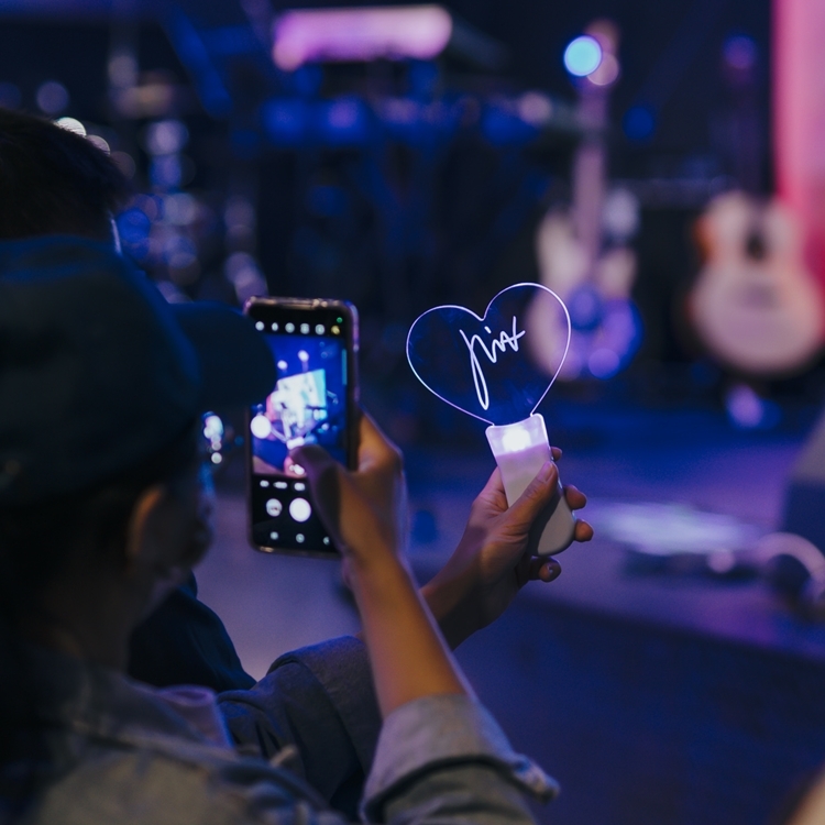 【PiA 吳蓓雅】心型炫光應援手燈
