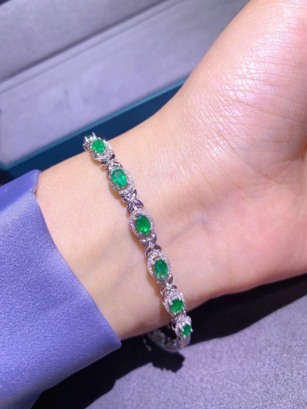 18k vivid green 祖母綠手鏈