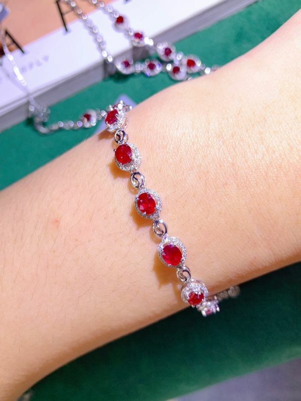 18k 金鑲鑽天然鴿血紅紅寶石手鏈