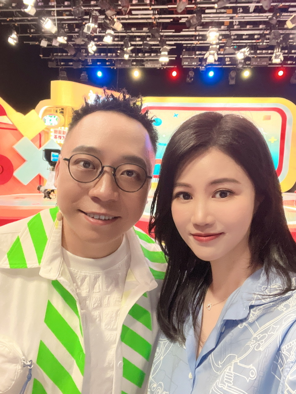 Hello C君～ C君同盈迦老闆成了生死之交😜 100蚊2個袋❓夠鐵嘅友誼🤝 好玩又好睇 @咁你都唔識📺