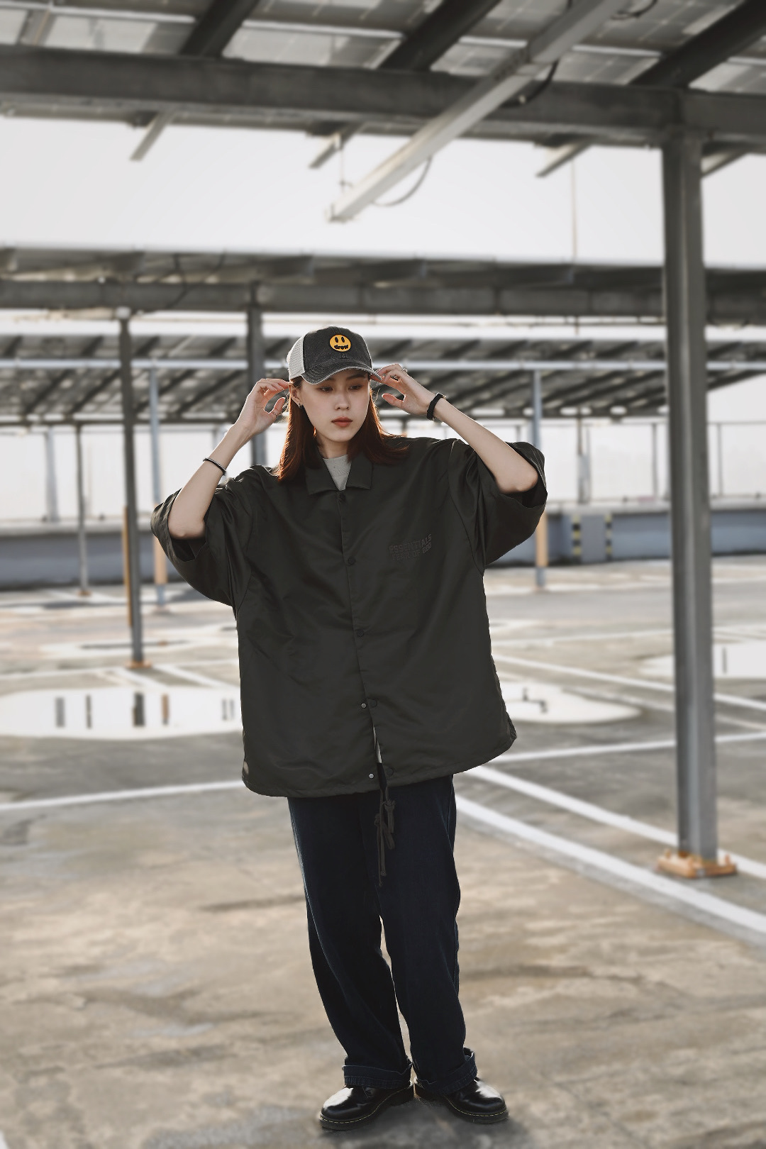 ESSENTIALS 毛氈LOGO 短袖 教練外套 巧克力WOOD/煙燻灰SMOKE/石灰黑OFF BLACK