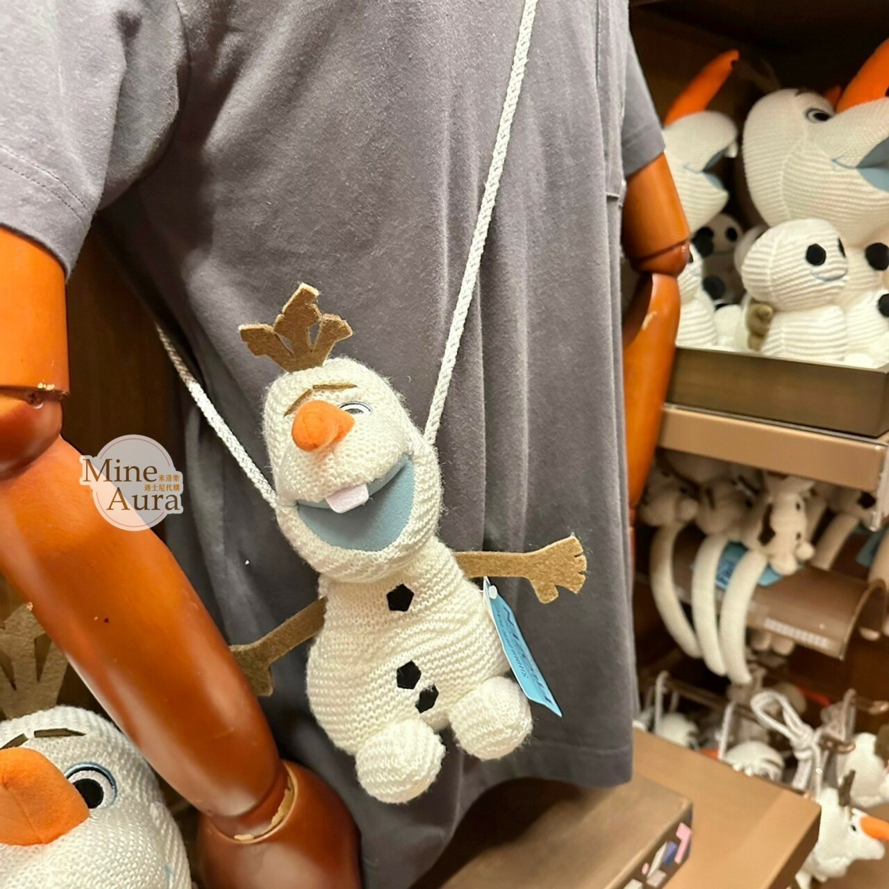 World of Frozen 限定 雪寶 Olaf 針織毛線 娃娃玩偶造型 斜背 小包 冰雪奇緣 Frozen -香港迪士尼樂園