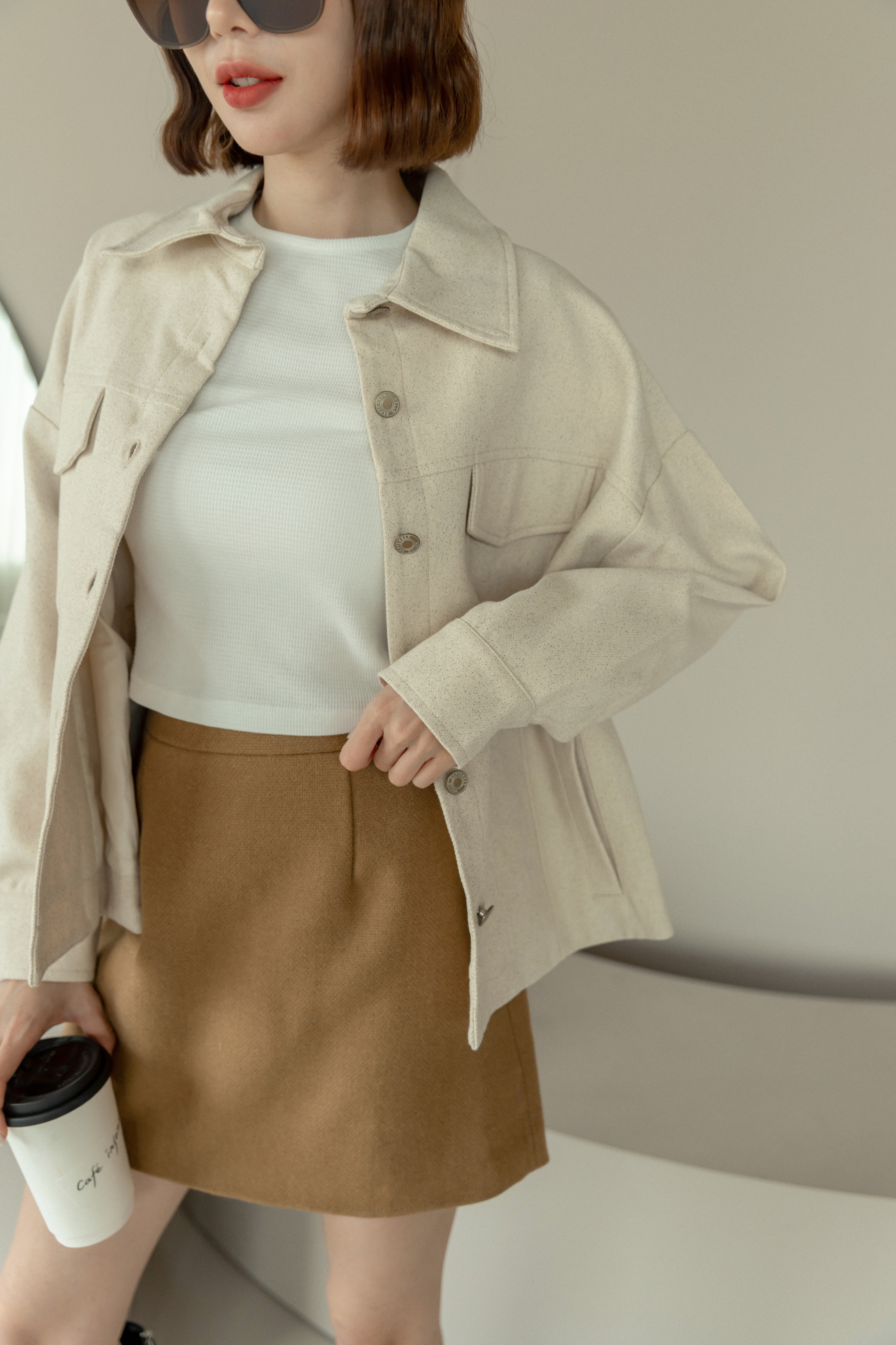 羊毛混紡奶咖色短裙