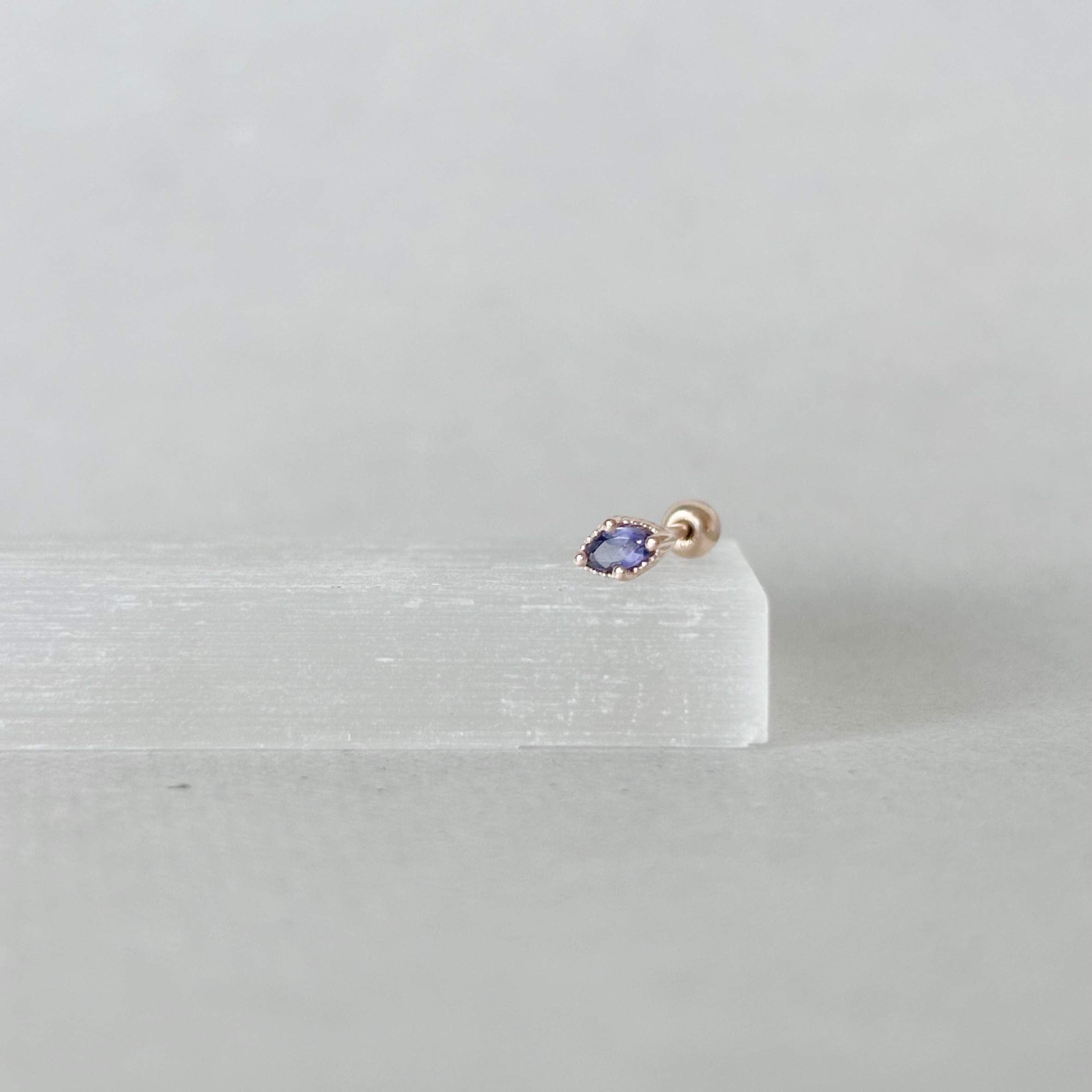 眼形菫青石轉珠耳環