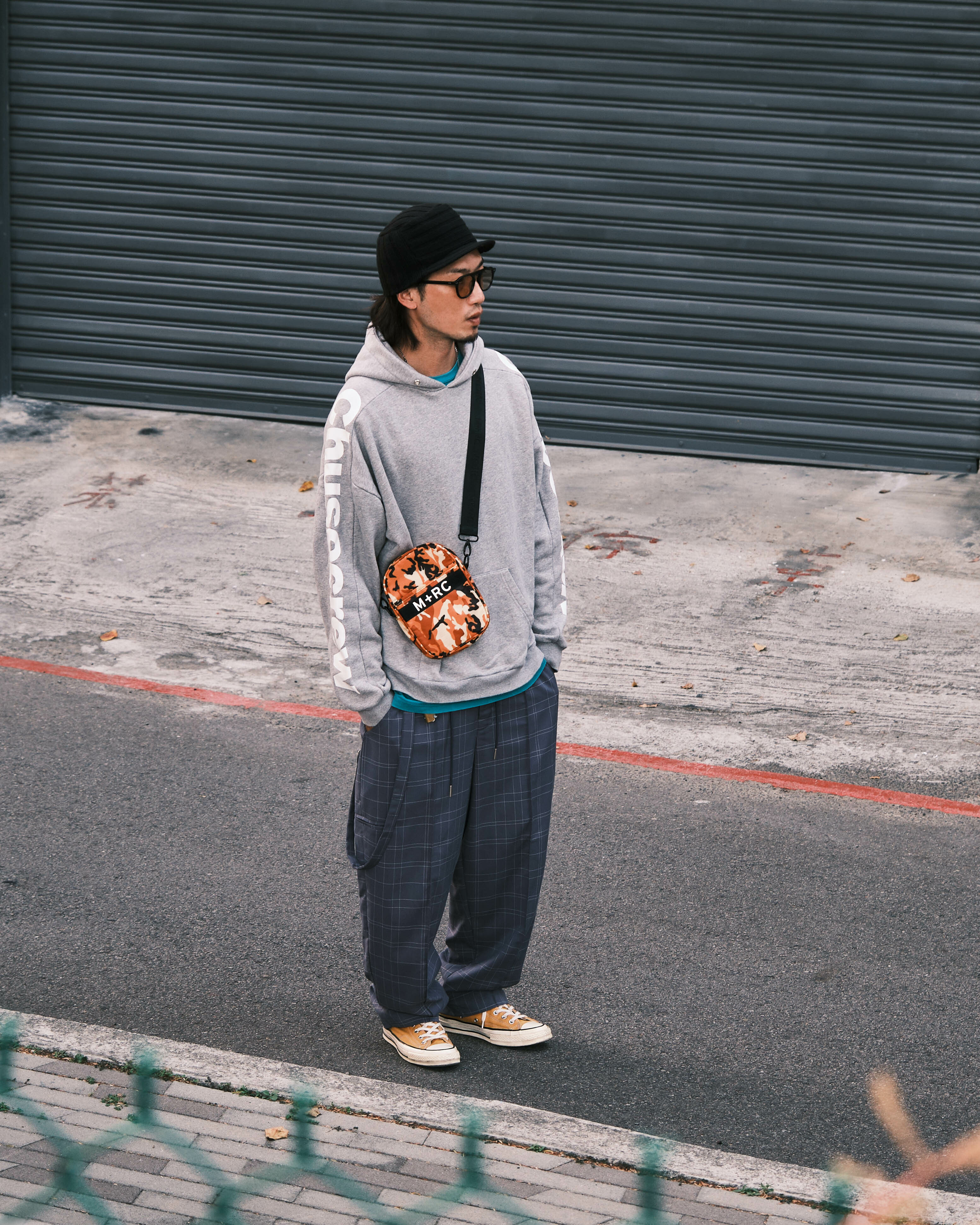 chusedesign-2023-autumn-winter-check-tapered-pants-Blue-style