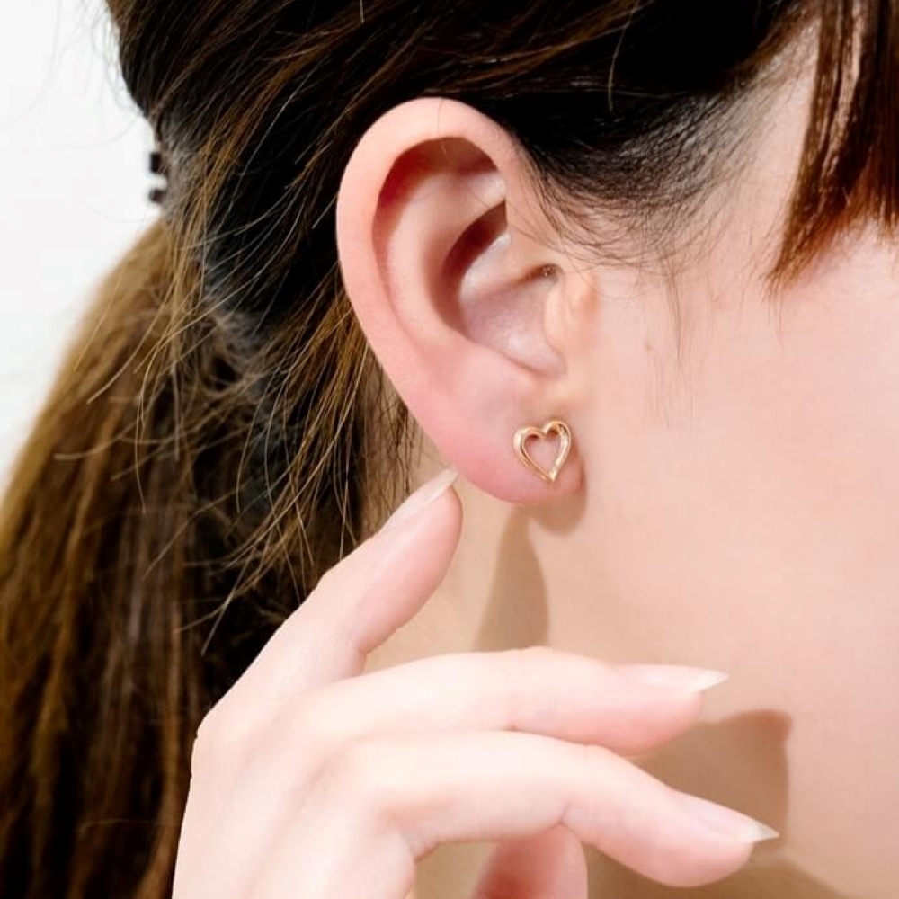 【me.luxe】K10鏤空愛心耳環