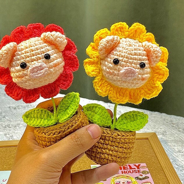 《3259》免澆水手工編織花朵小豬盆栽