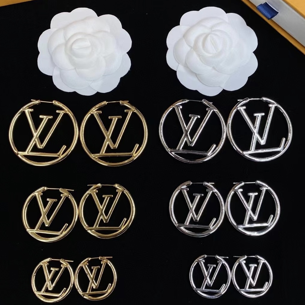 LV經典重磅 翻玩金鏤空耳扣釘圈