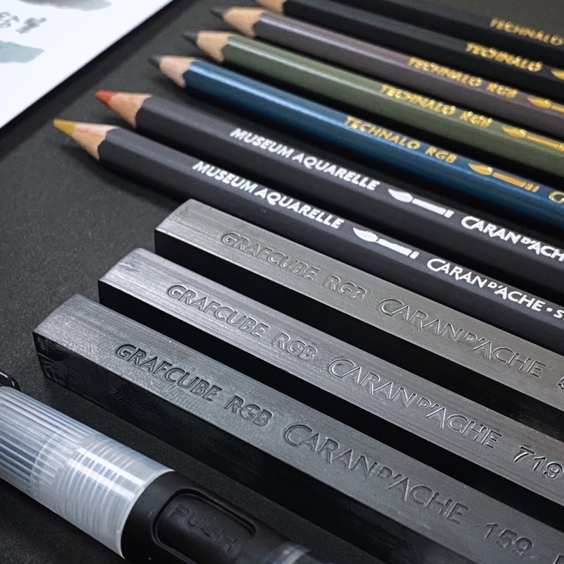 卡達Caran d'Ache|專家級水溶性鉛筆 RGB墨條 鐵盒組