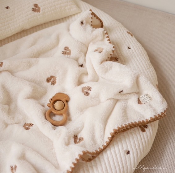 可愛刺繡絨毯子