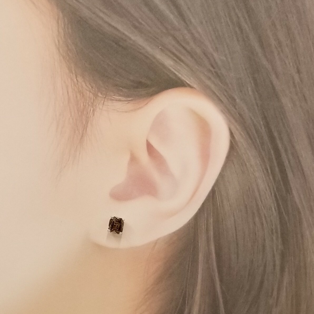 全新18K白金【主石1卡35份方形咖啡鑽】耳環