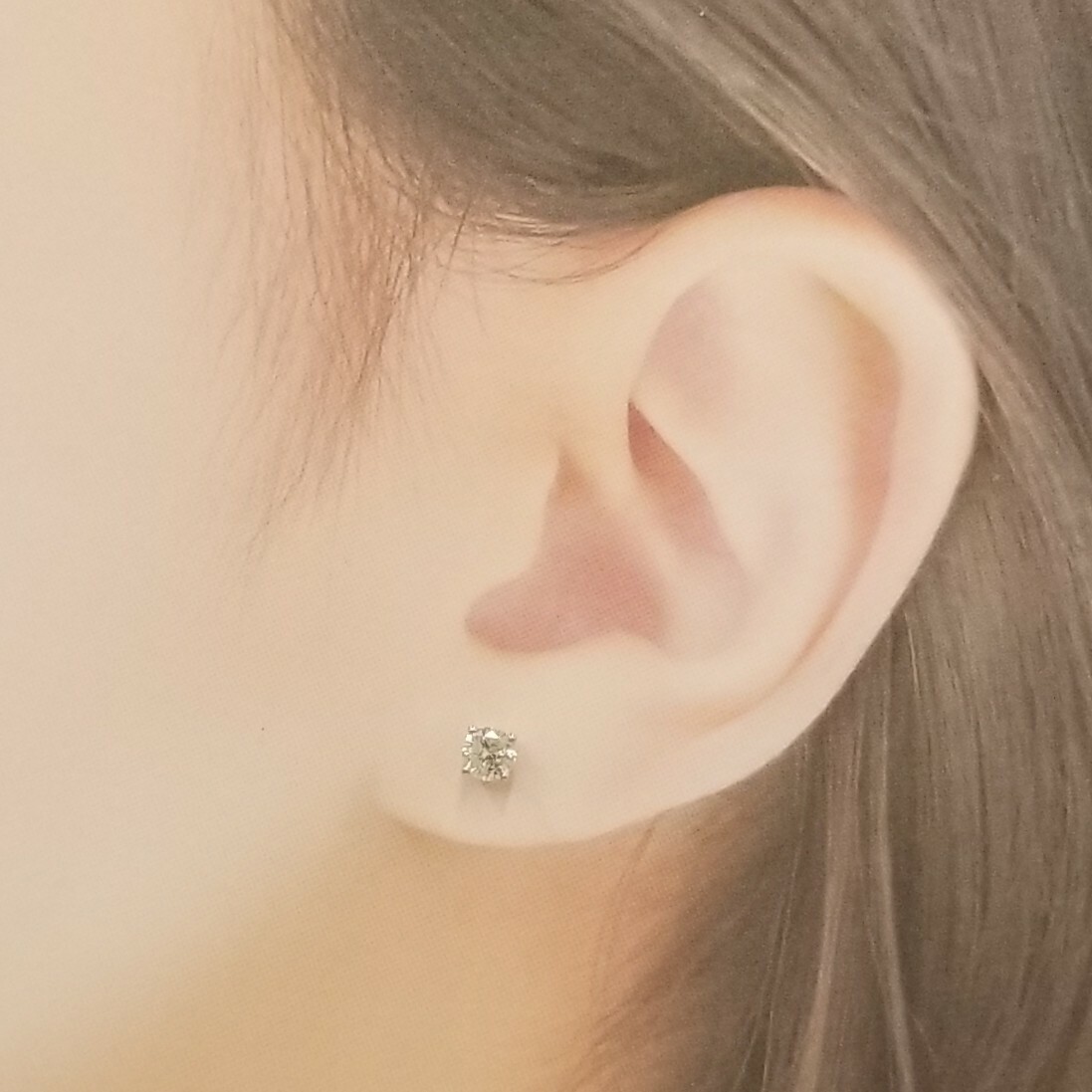 全新18K白金【主石62份鑽石】4爪耳環