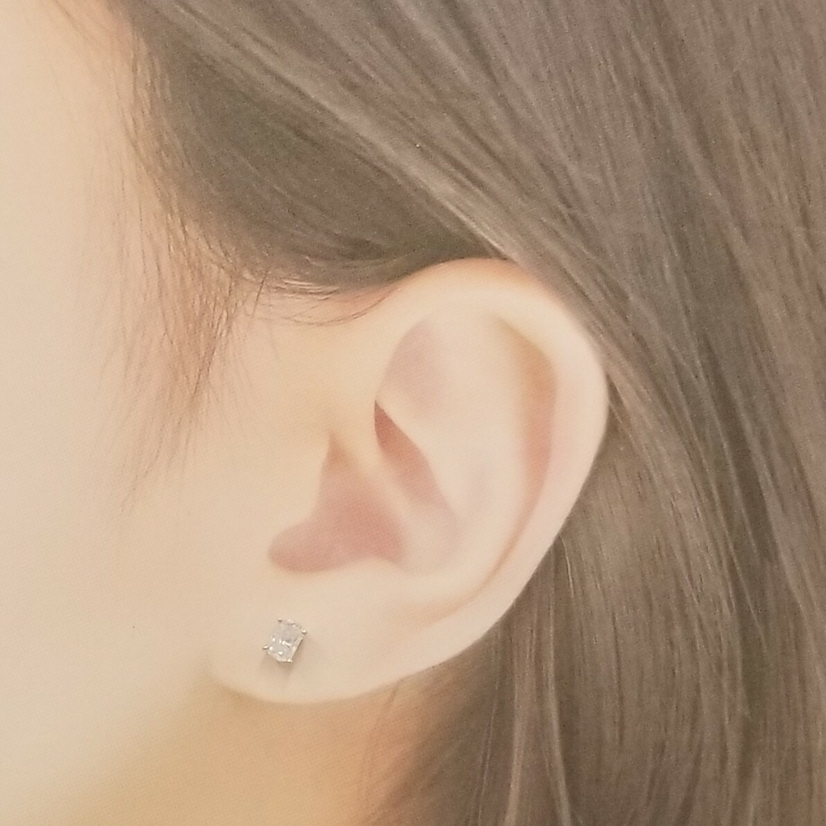 全新18K白金【主石74份蛋形鑽石】耳環