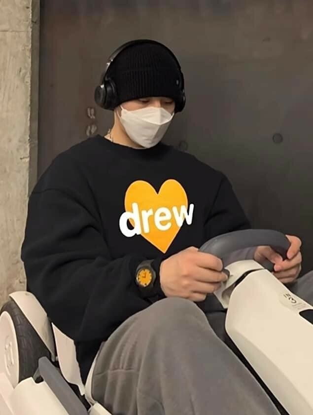 Drew House 黑黃愛心Logo 衛衣