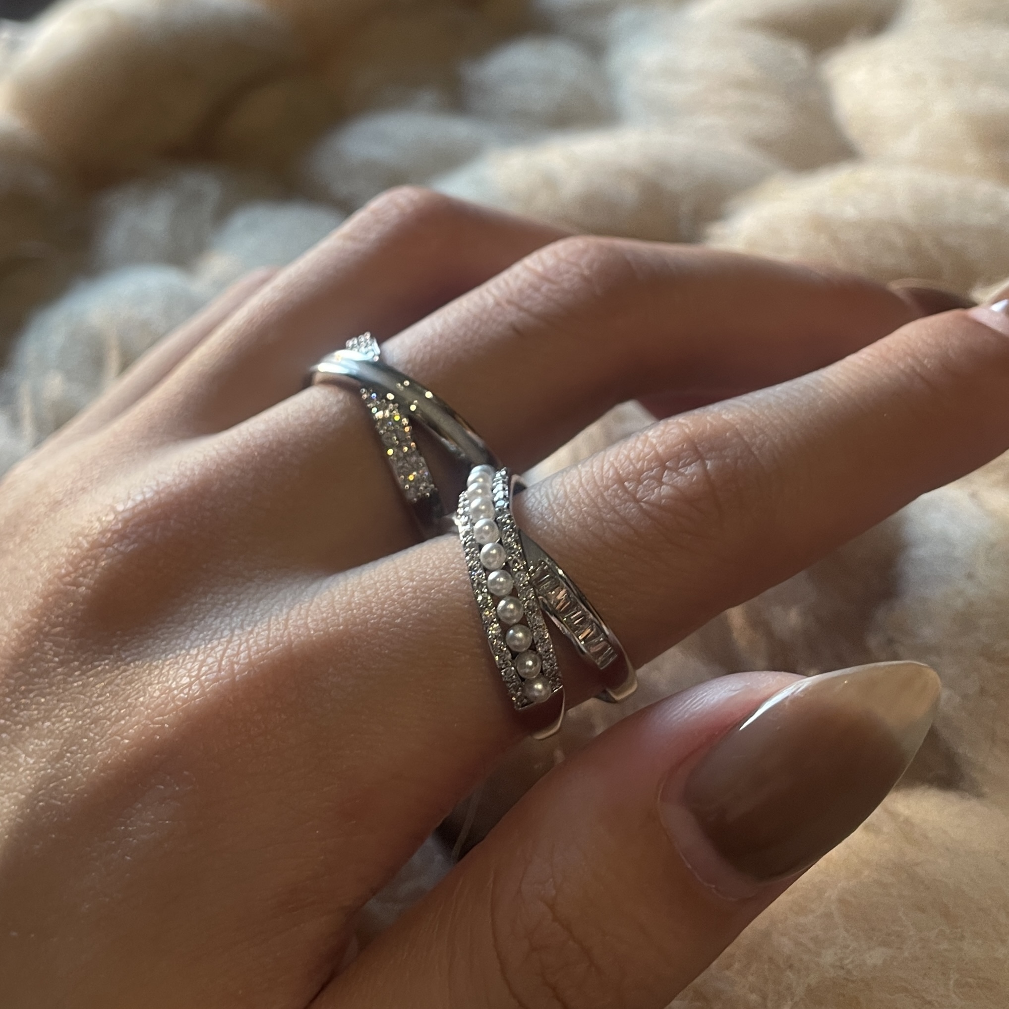 銀白貝鑽珍珠 x經典交叉戒