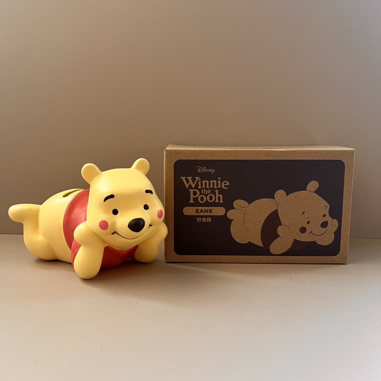 【現貨】迪士尼 小熊維尼趴姿造型存錢筒