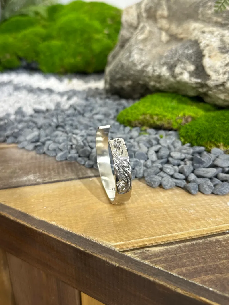 鳴島翔 三金貝殼 Bangle (半雕刻)