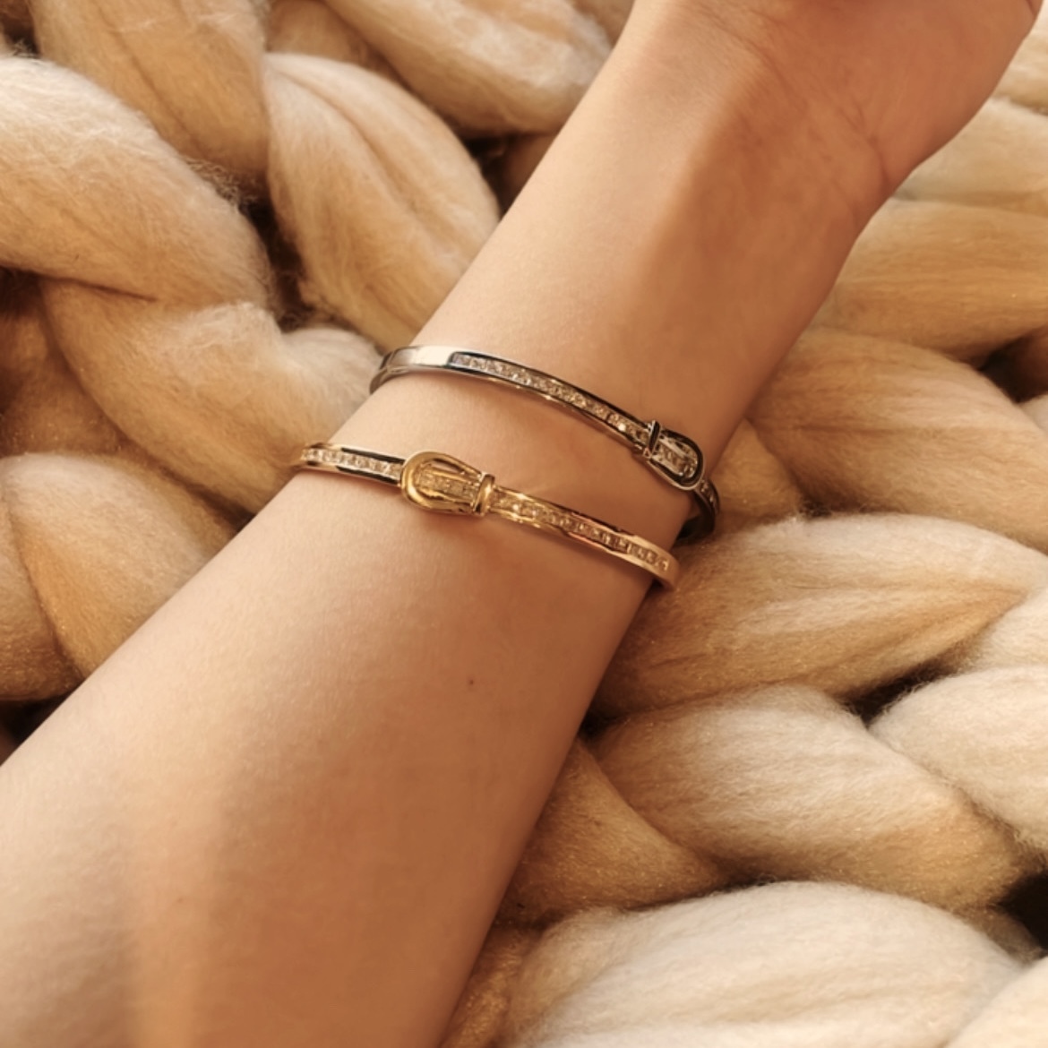 皮帶扣經典低奢手鐲/金