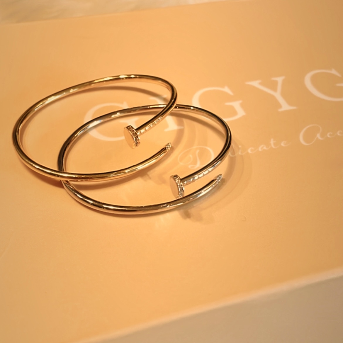 ct低奢經典釘子 調節翻玩手環