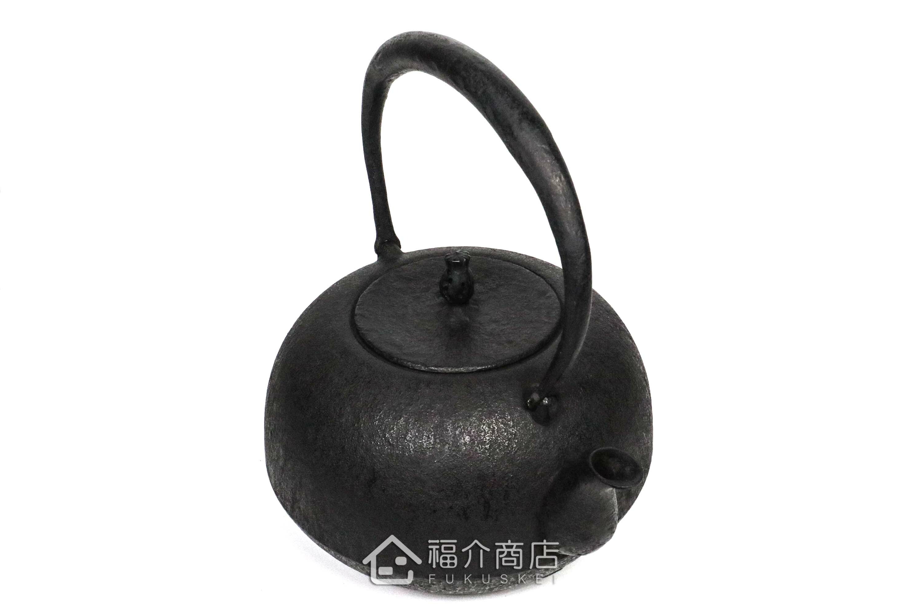 薰山工房所製作煮水泡茶用的鐵壺