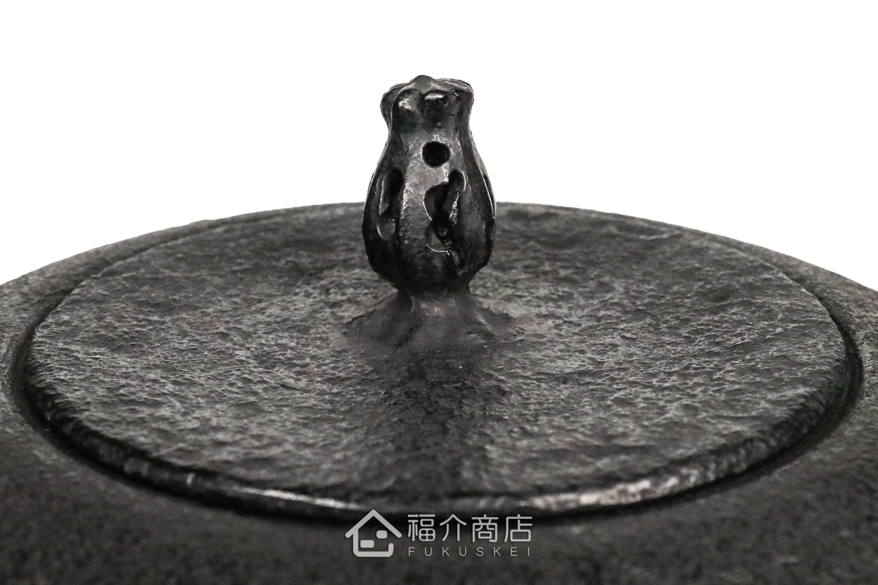 薰山工房所製作煮水泡茶用的鐵壺