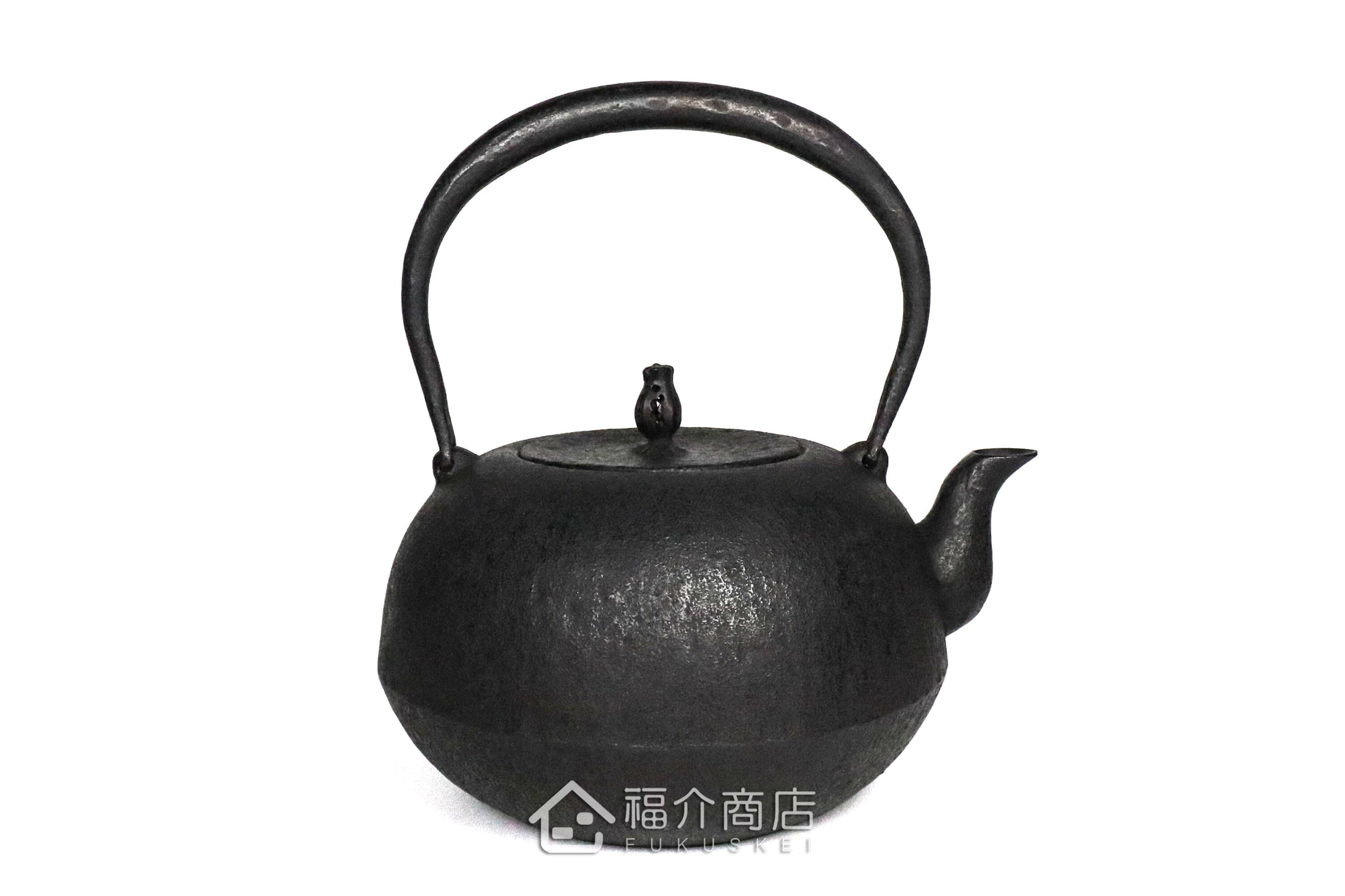 薰山工房所製作煮水泡茶用的鐵壺