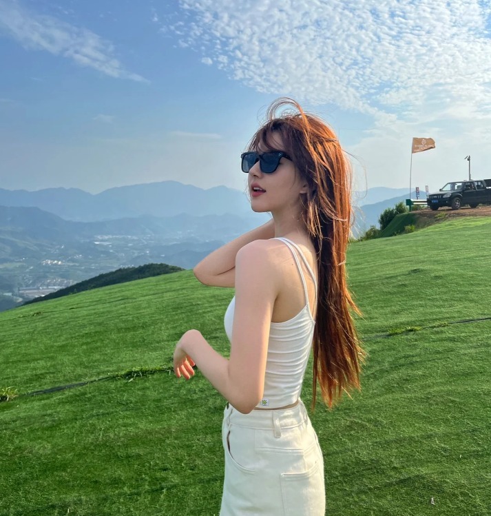 #現貨優惠 <趙露思代言款> Qina 墨鏡 百搭款 (QN5010)